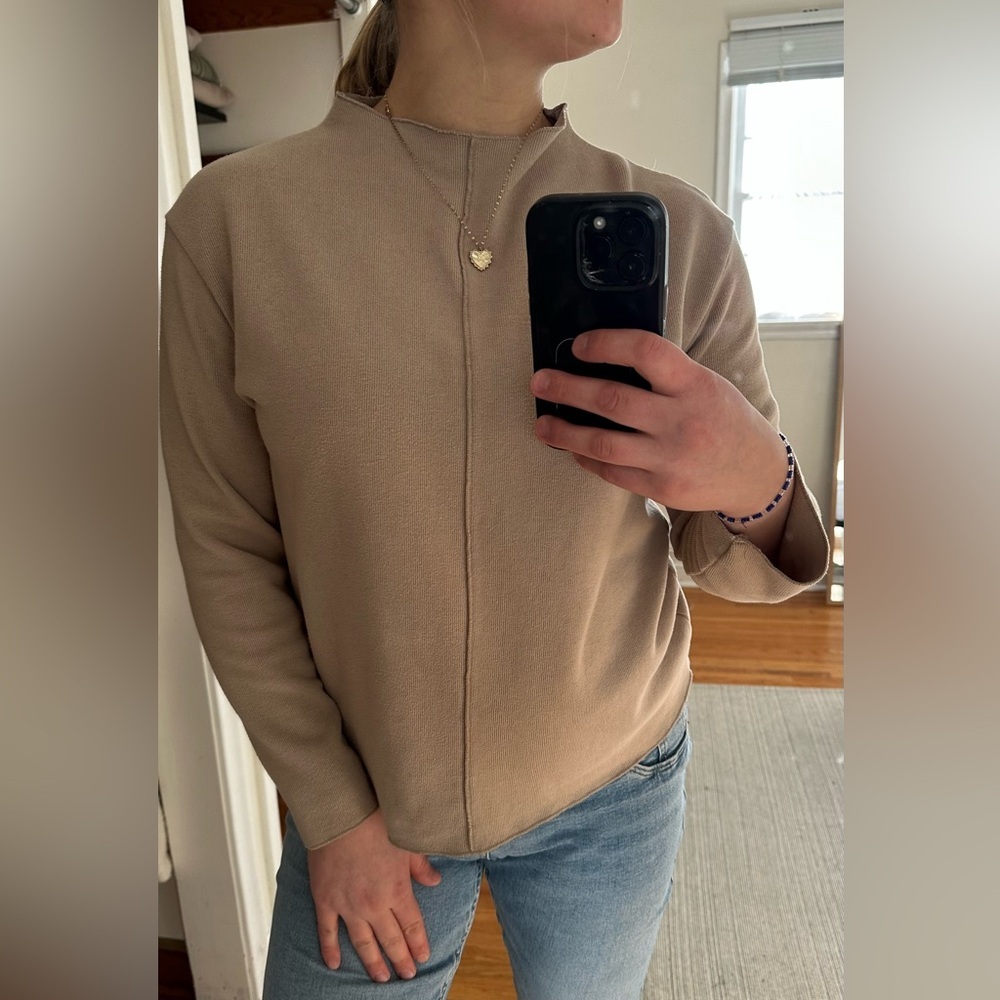 Zara Beige sweater women’s medium